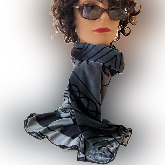 🎭Hand Painted Reversible Art Silk/Rayon-Velvet Oblong Scarf—Lisa Kiss New York - Picture 13 of 17